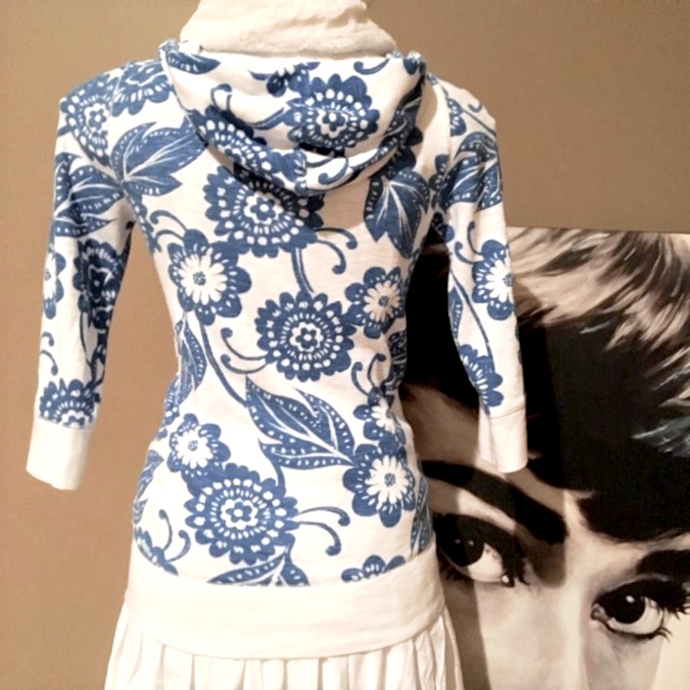 Aeropostale Blue White Delft Delftware Style 100% Cotton Print Hoodie Jacket